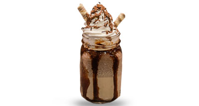 Frappe de NUTELLA con crema chantilli, bañado con nutella derretida, chispitas de chocolate y 2 palitos de Galleta.